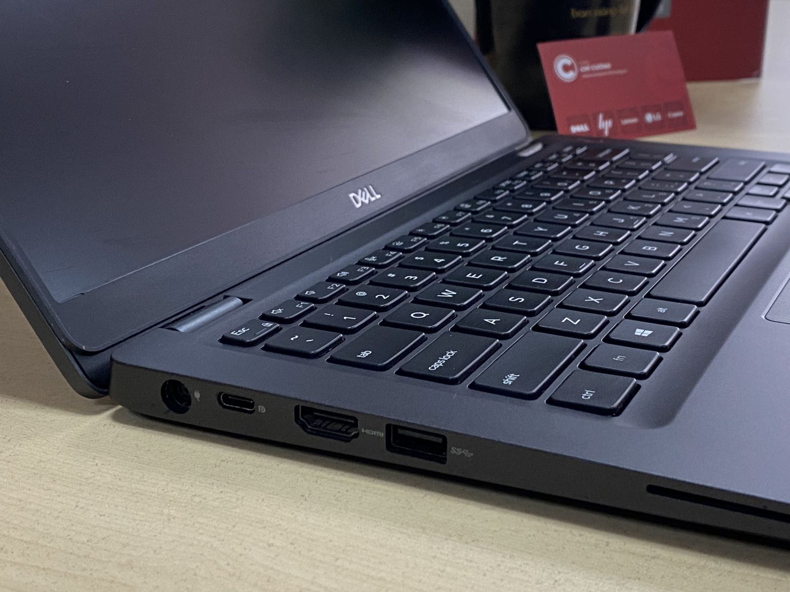 Cổng kết nối Dell Latitude 5300